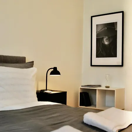 Magelos 12 Aparthotel